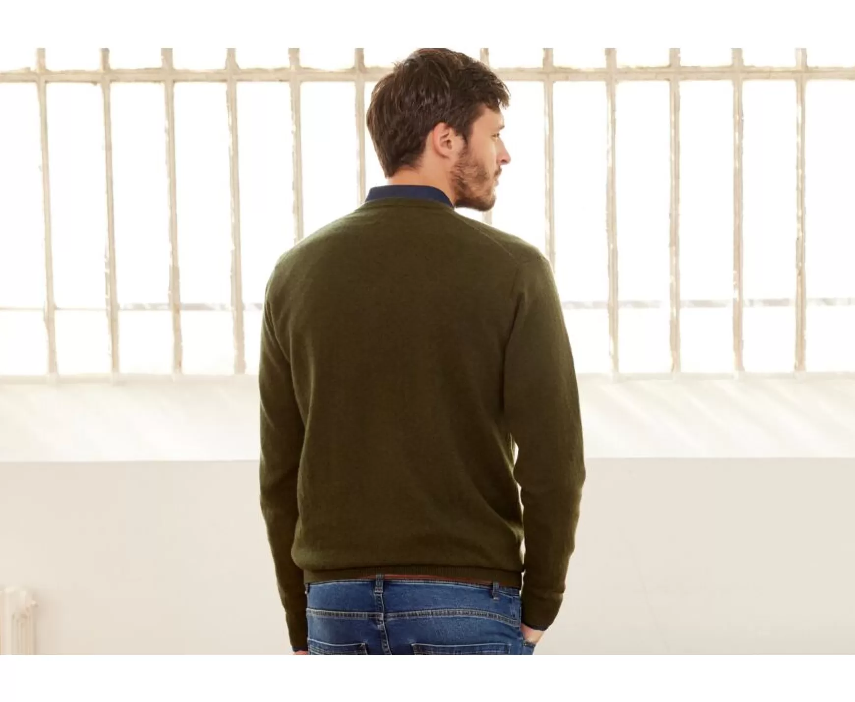 Bexley | V-Neck Wool Jumper Elian Green